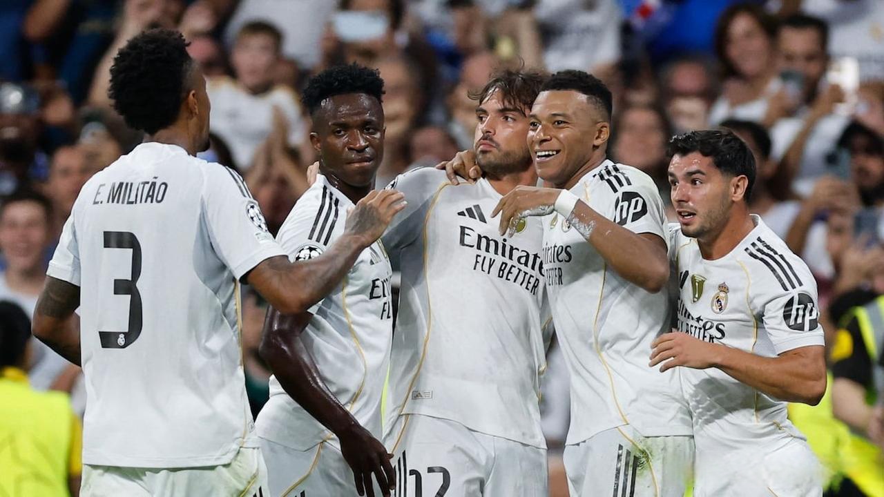 潘喜明打趣：我们训练压力比比赛大，比赛时听不见李导喊什么（潘喜明笑言：训练压力胜过比赛，场上根本听不清李导的喊话）