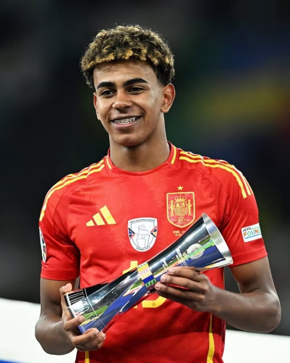 “苏超”南京队公开招募球员，将于近期视报名情况组织试训（“苏超”南京队启动球员公开招募，近期将根据报名情况安排试训）