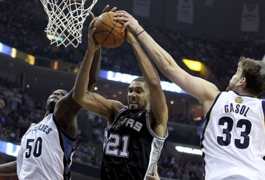 关键回合出现三次攻防转换（关键回合三度攻防易手）